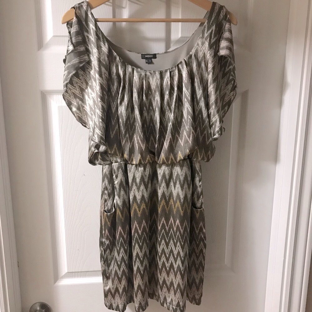New Mexx Satin Grey Dress. Zig Zag Pattern. Medium